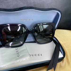 Never worn Gucci sunglasses